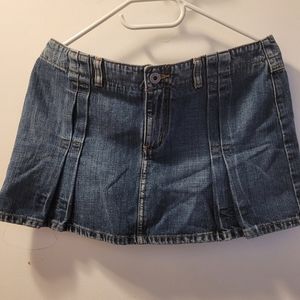 Vintage GUESS Pleated Denim Skirt